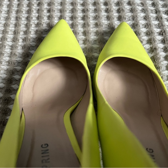 Call it Springs stiletto shoes. Perfect for summer gatherings! - Picture 2 of 4